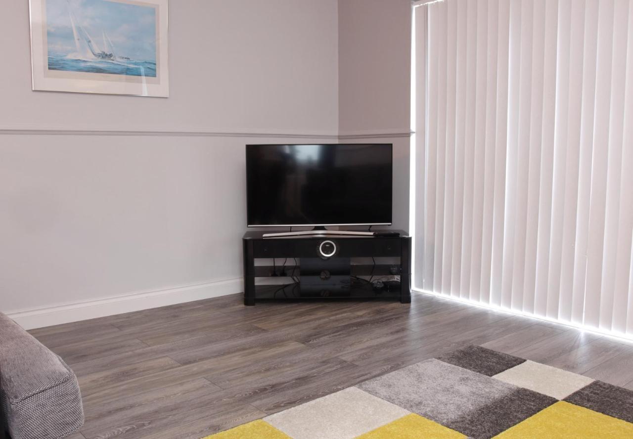 Bayview Apartments Ballygally  Buitenkant foto