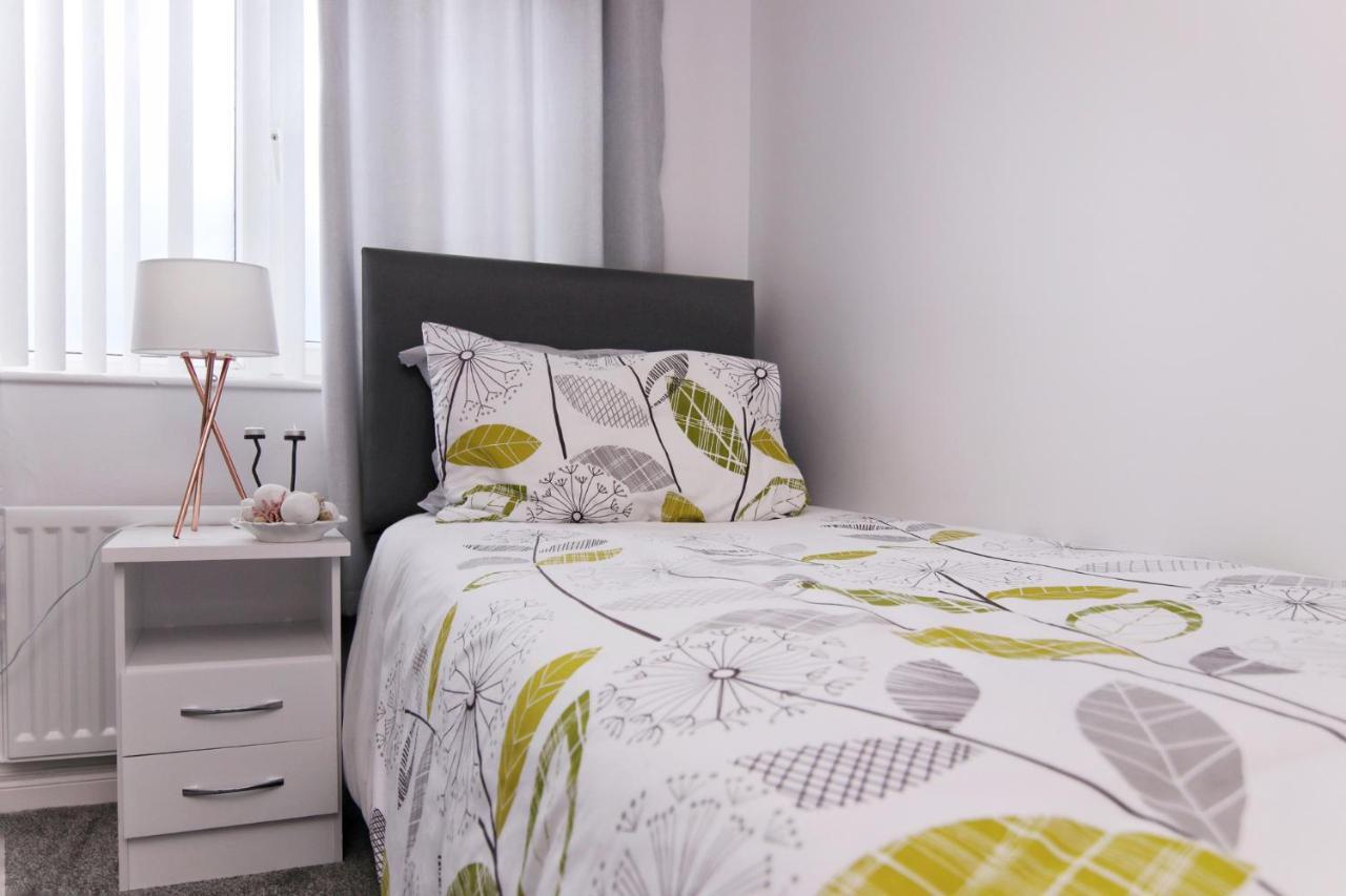 Bayview Apartments Ballygally  Buitenkant foto