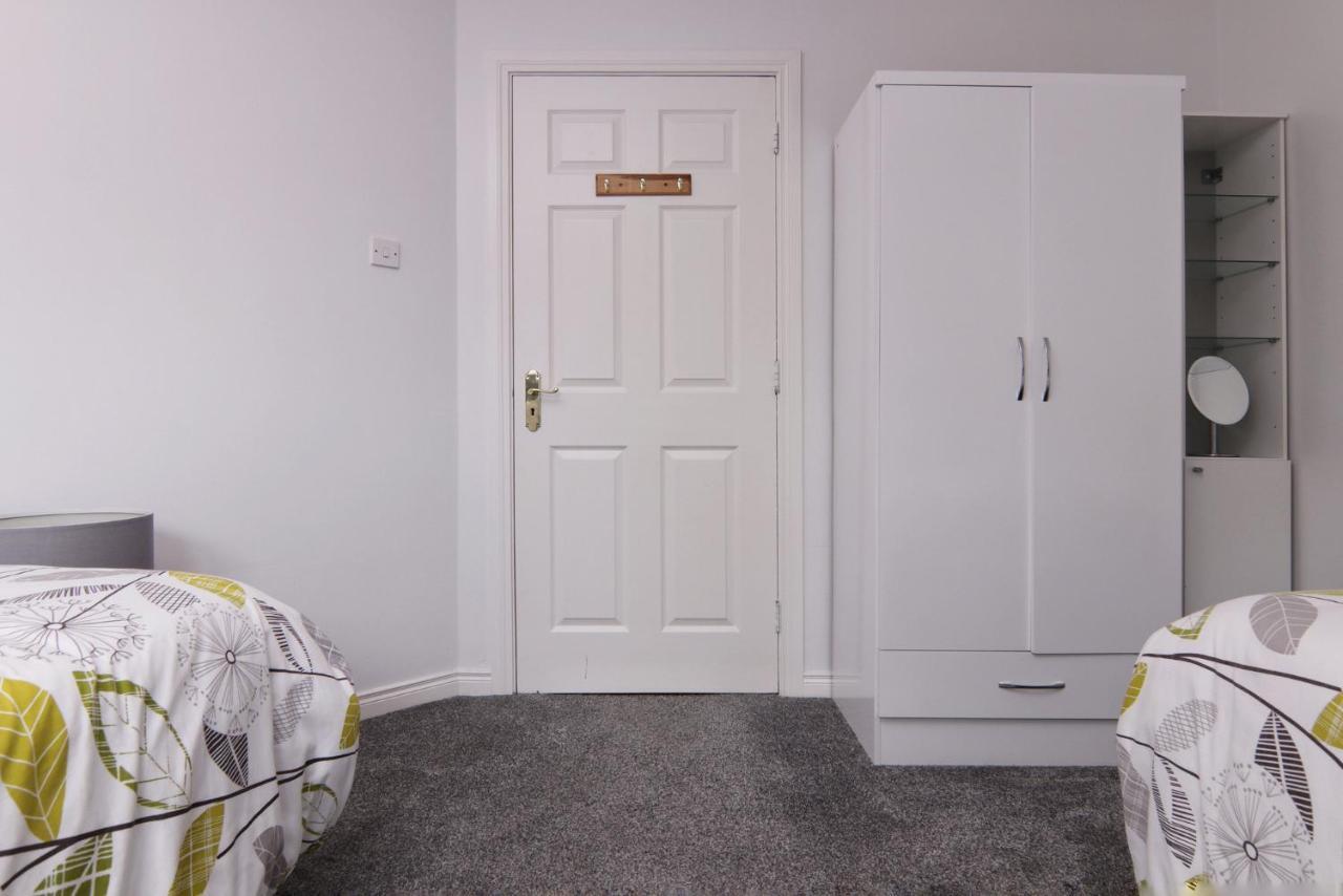 Bayview Apartments Ballygally  Buitenkant foto
