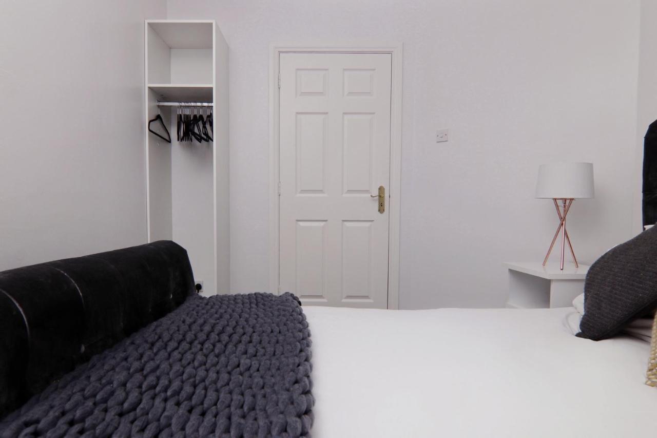 Bayview Apartments Ballygally  Buitenkant foto