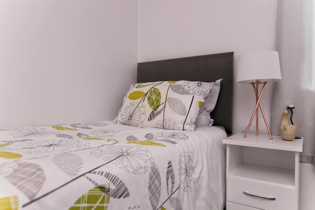 Bayview Apartments Ballygally  Buitenkant foto