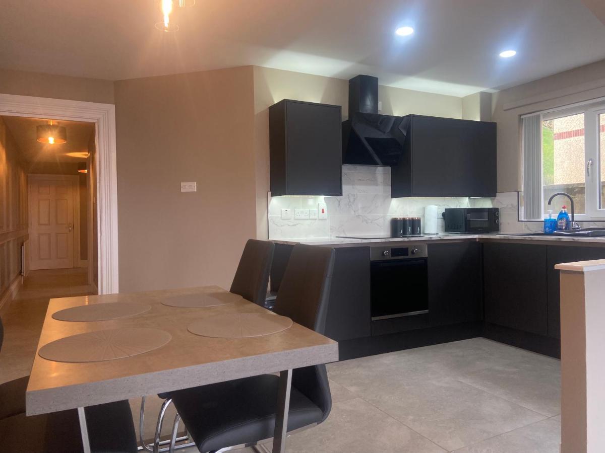 Bayview Apartments Ballygally  Buitenkant foto