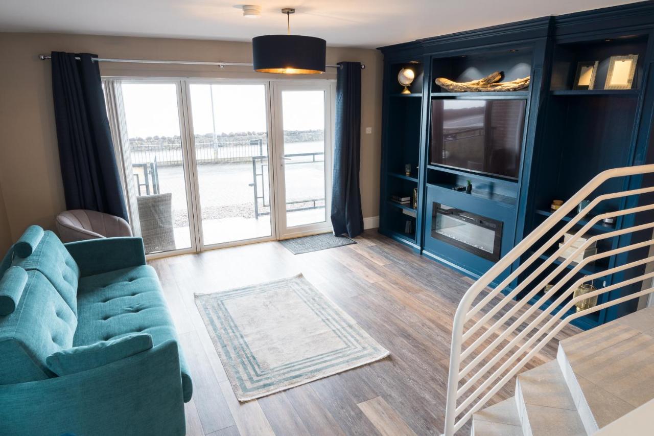 Bayview Apartments Ballygally  Buitenkant foto