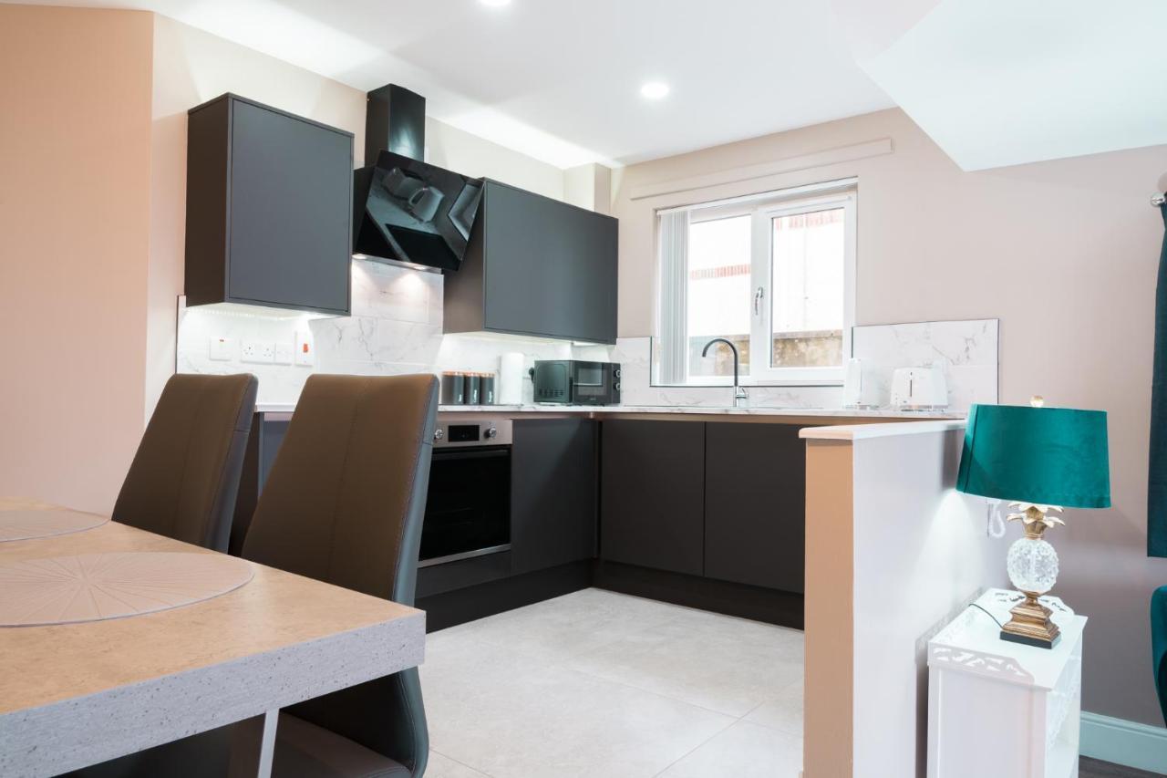 Bayview Apartments Ballygally  Buitenkant foto