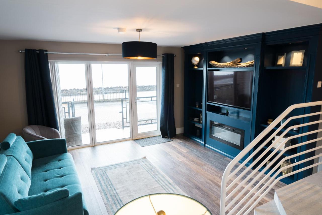 Bayview Apartments Ballygally  Buitenkant foto