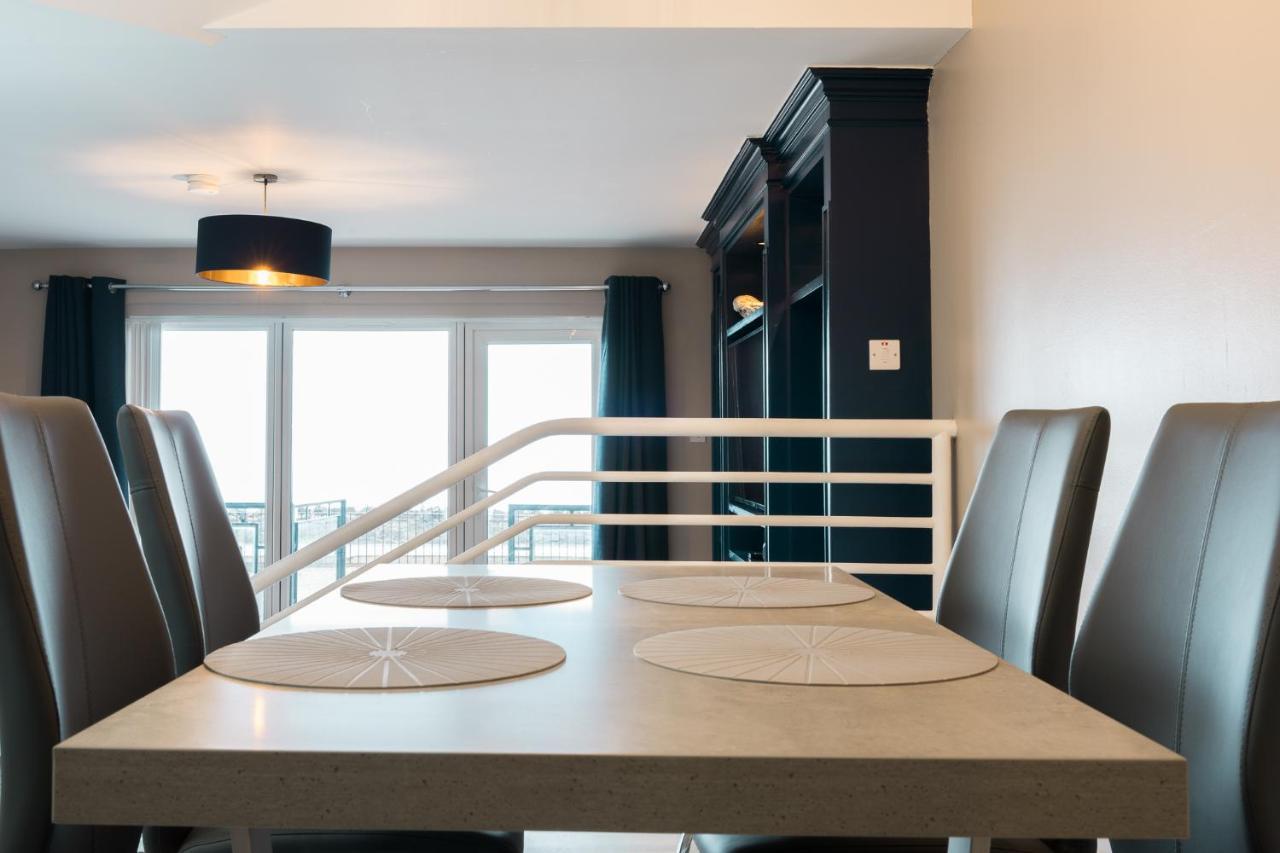 Bayview Apartments Ballygally  Buitenkant foto